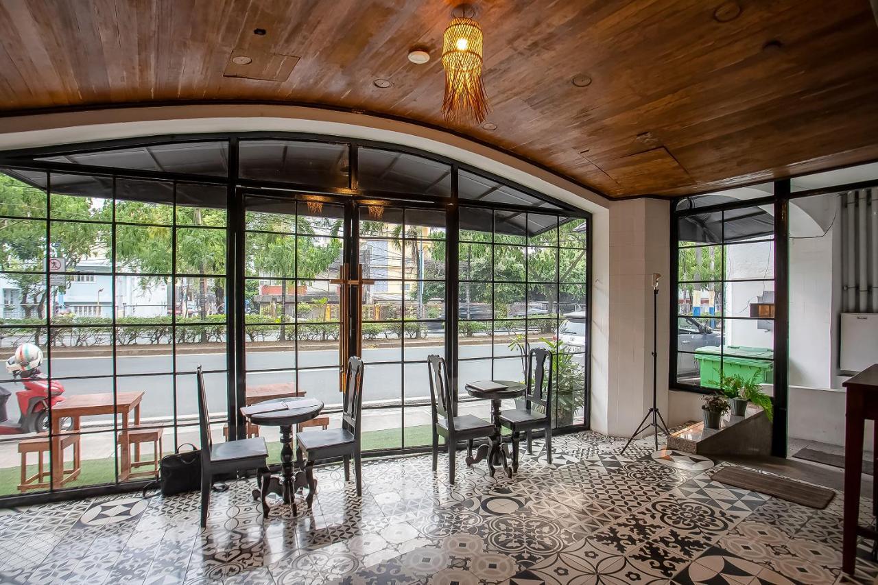 Oyo 821 Connector Hostel Makati City Kültér fotó