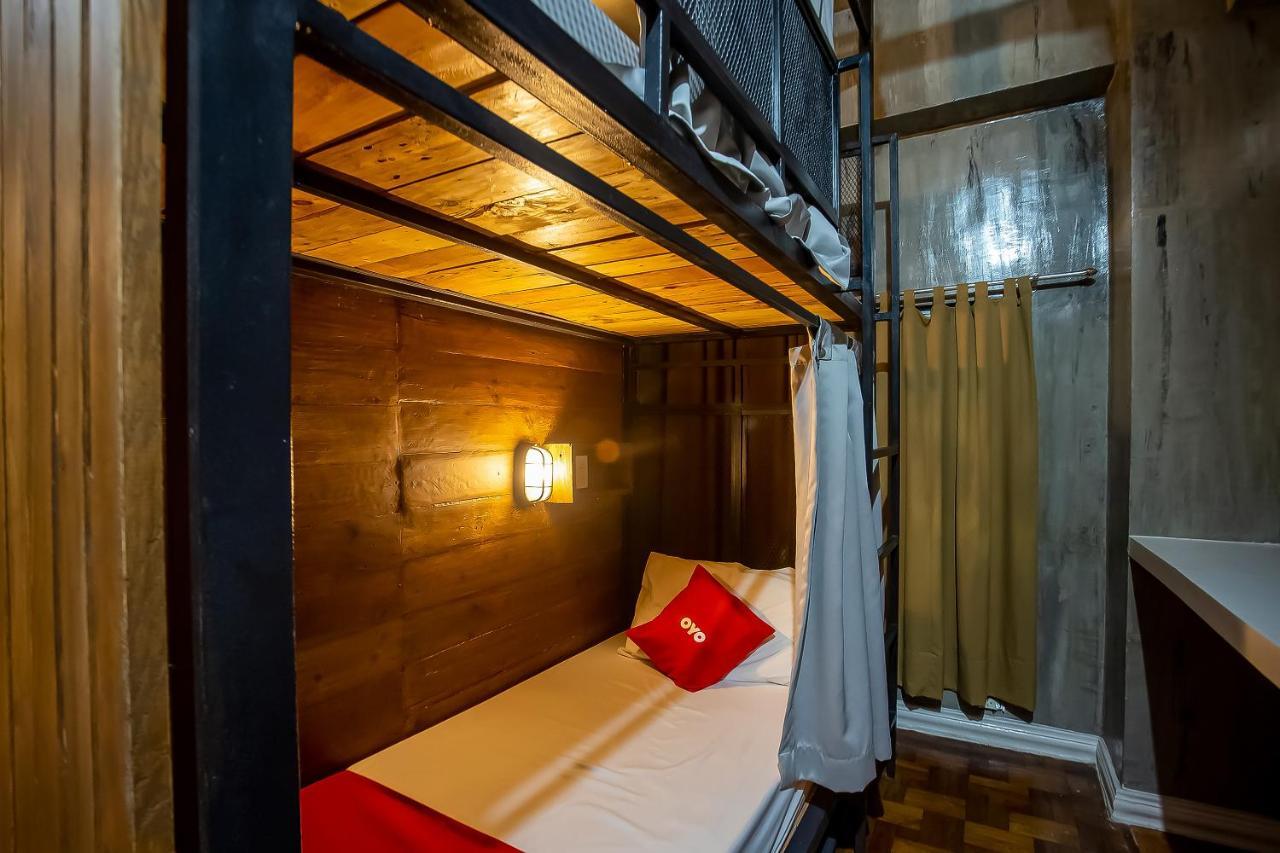 Oyo 821 Connector Hostel Makati City Kültér fotó