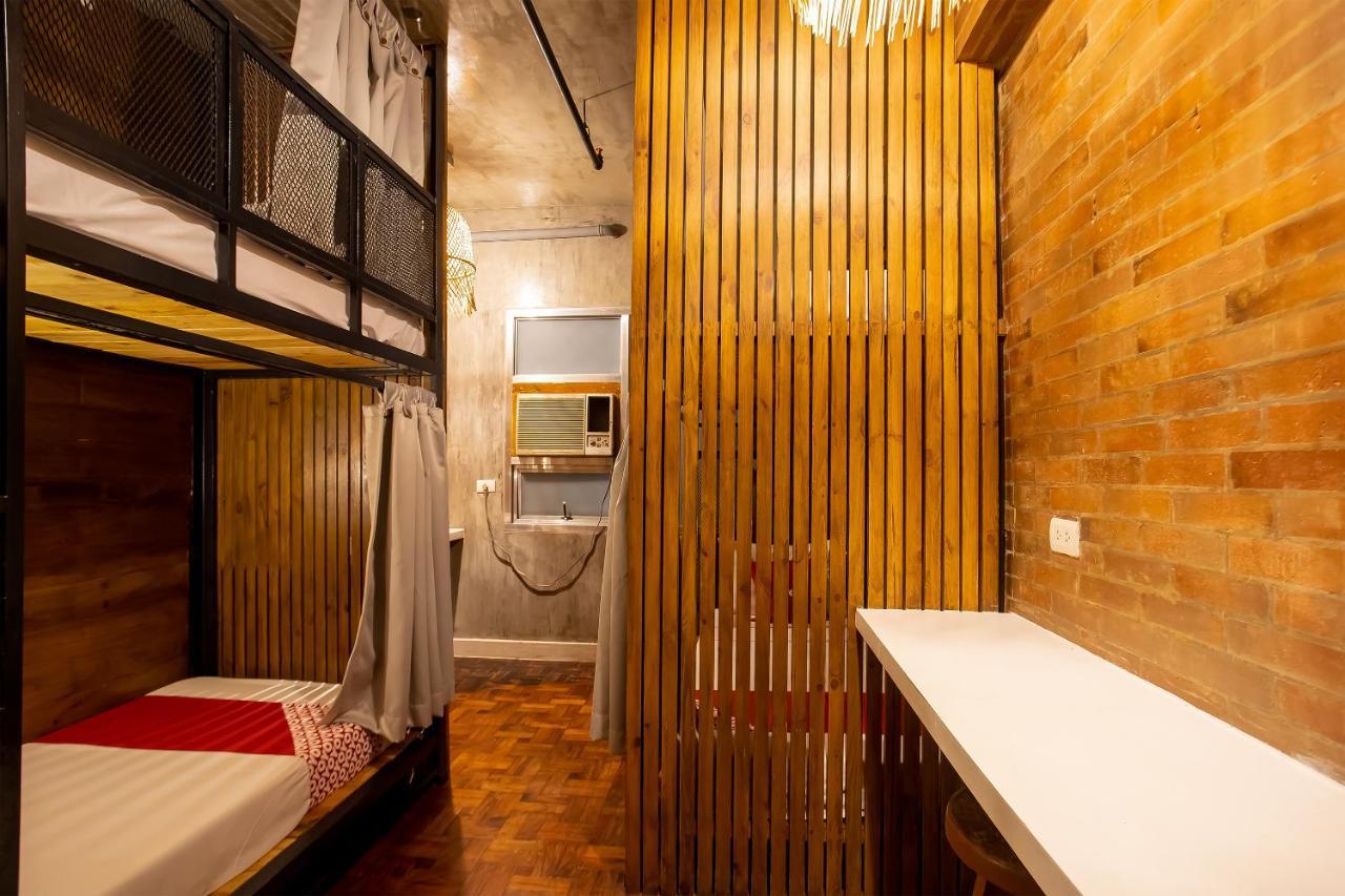 Oyo 821 Connector Hostel Makati City Kültér fotó