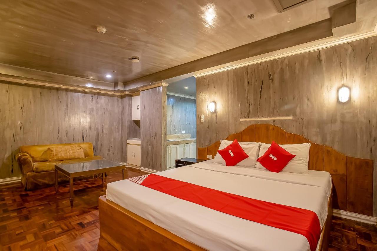 Oyo 821 Connector Hostel Makati City Kültér fotó