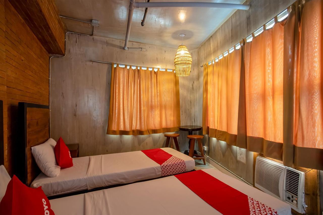 Oyo 821 Connector Hostel Makati City Kültér fotó
