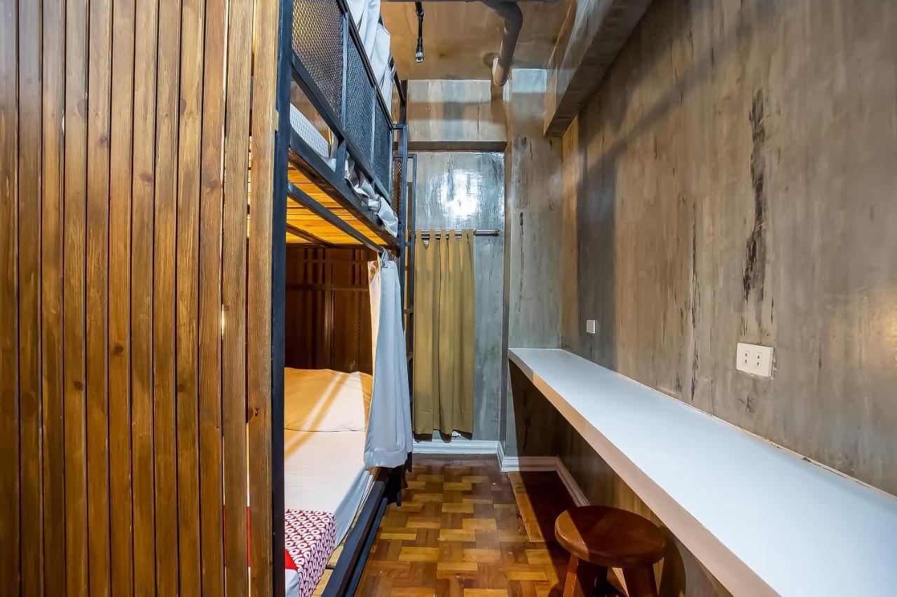 Oyo 821 Connector Hostel Makati City Kültér fotó