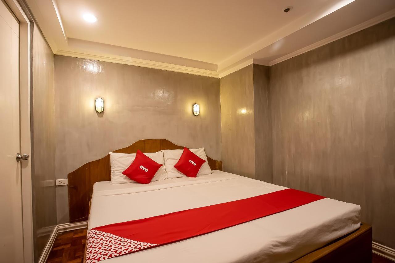 Oyo 821 Connector Hostel Makati City Kültér fotó