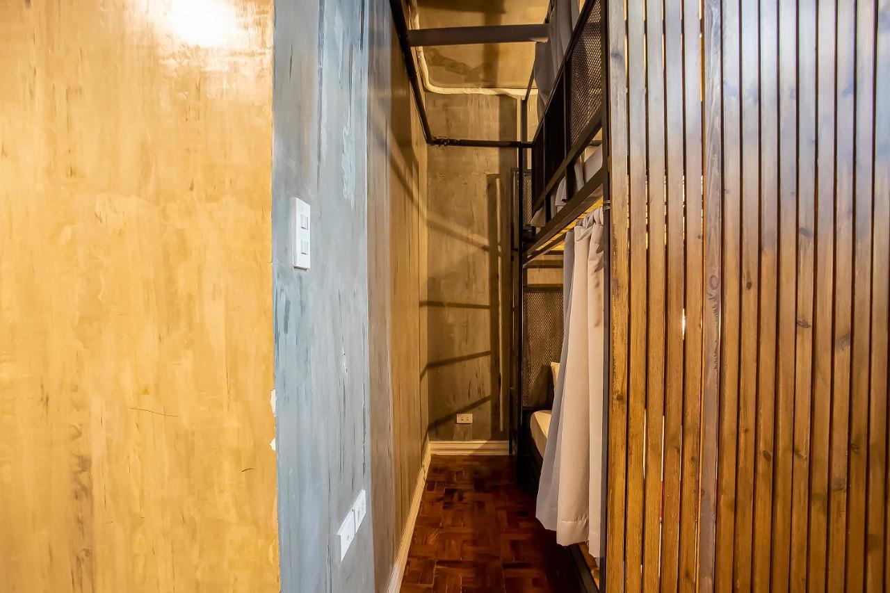 Oyo 821 Connector Hostel Makati City Kültér fotó