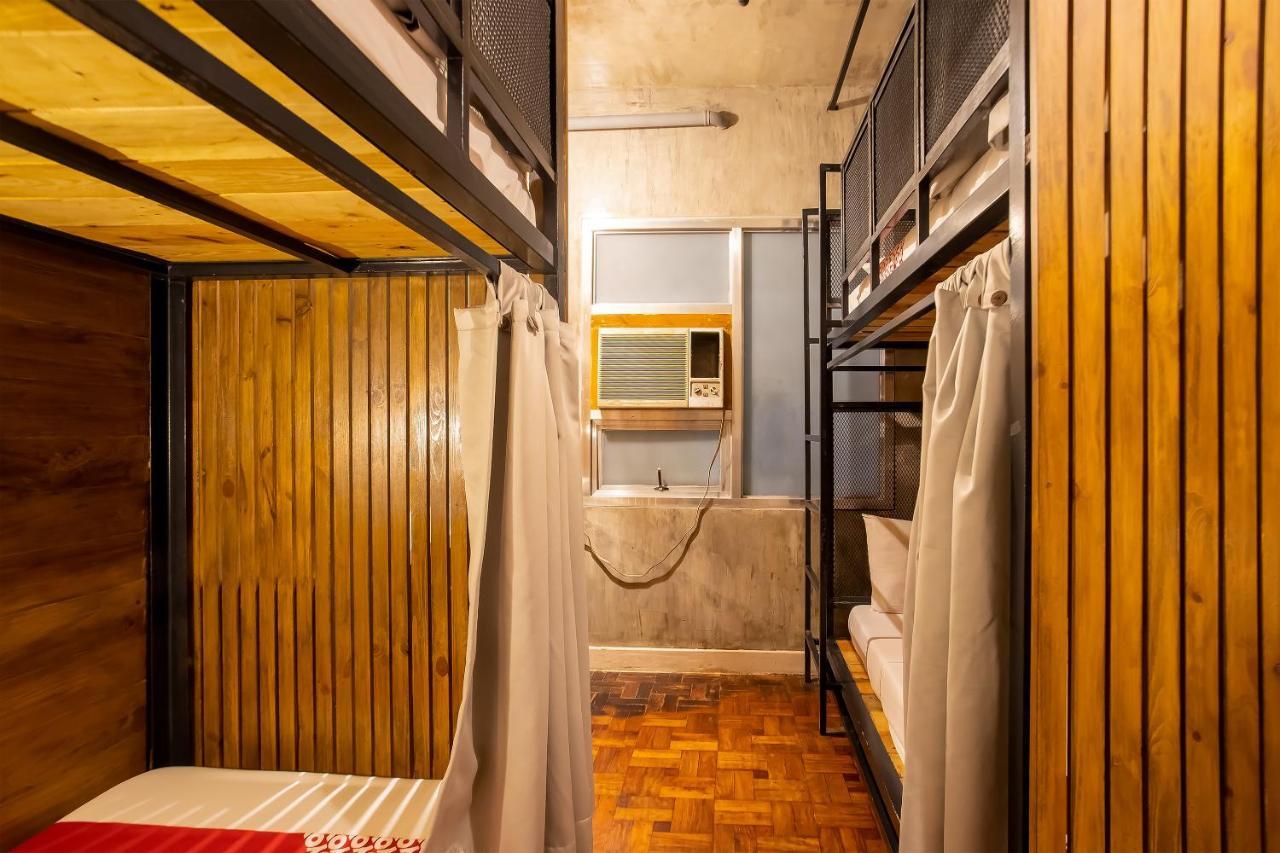 Oyo 821 Connector Hostel Makati City Kültér fotó