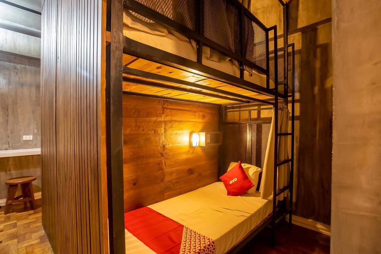 Oyo 821 Connector Hostel Makati City Kültér fotó