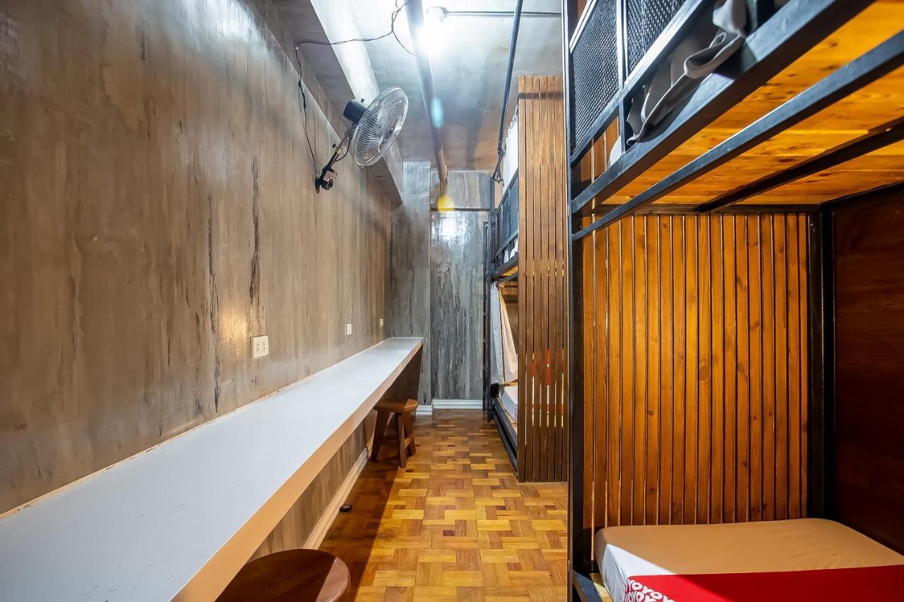 Oyo 821 Connector Hostel Makati City Kültér fotó