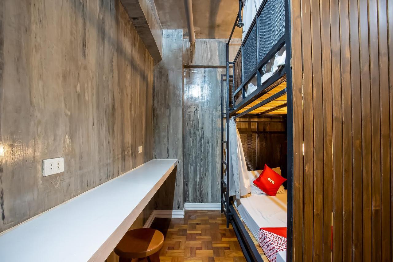 Oyo 821 Connector Hostel Makati City Kültér fotó